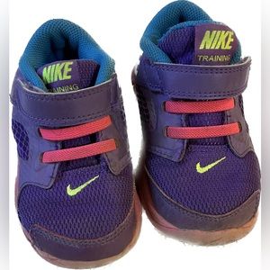 Girls Nike Tennis Shoes Size 7